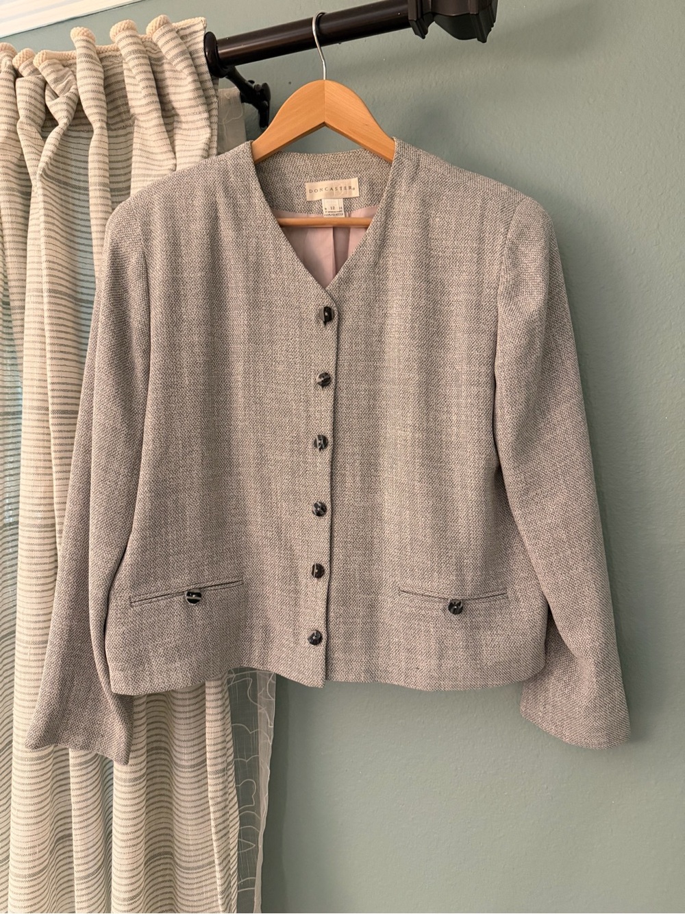 Doncaster Women's Gray Tweed Button-Front Jacket size 12